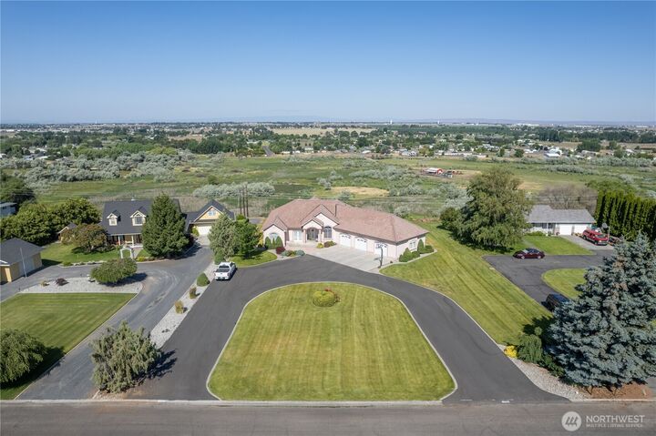 Property Photo:  4560  Bluff Drive NE  WA 98837 