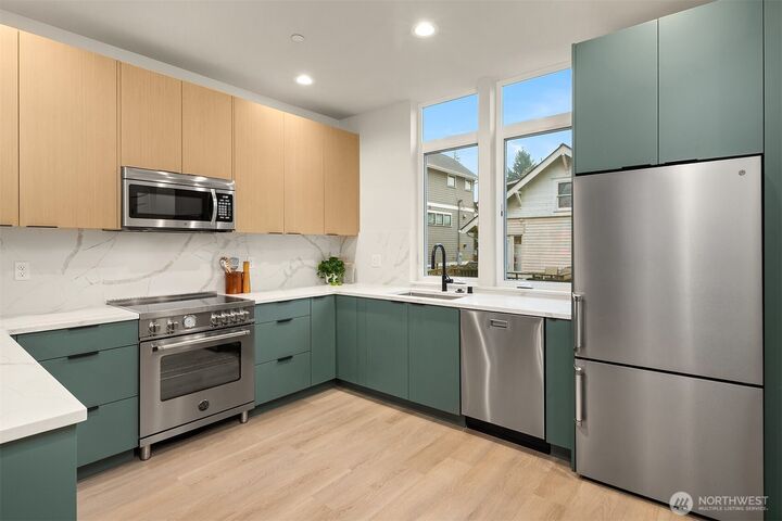 Property Photo: 1615 N 50th Street C WA 98103