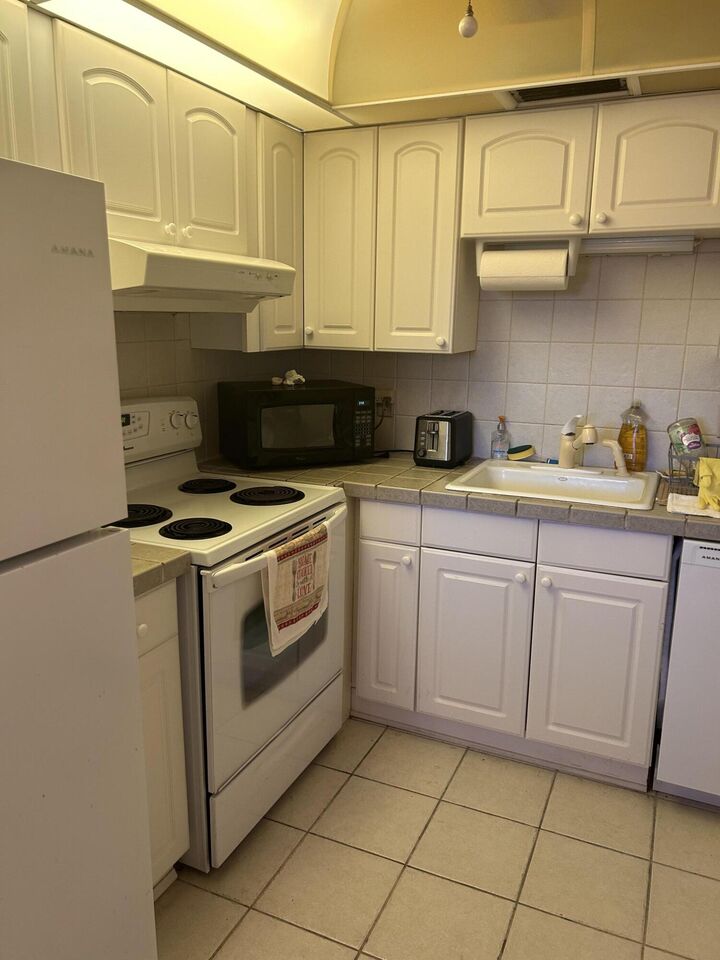 Property Photo:  3017 N Farnham Street N 3047  FL 33442 