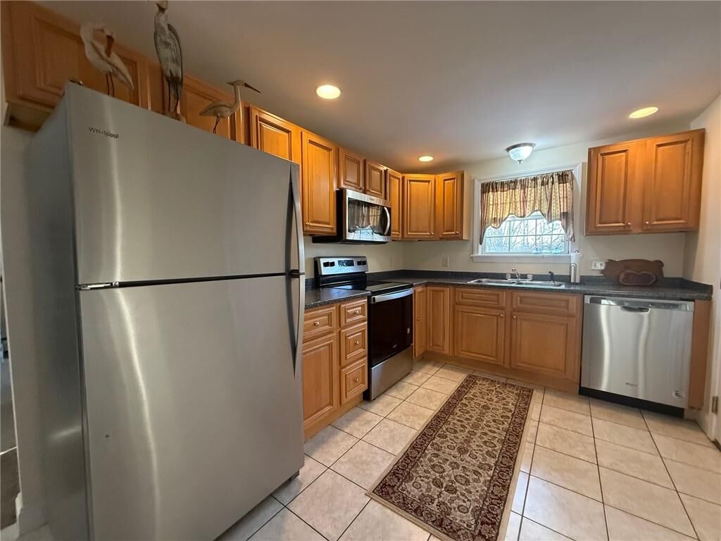 Property Photo:  669 Metacom Avenue 25  RI 02809 
