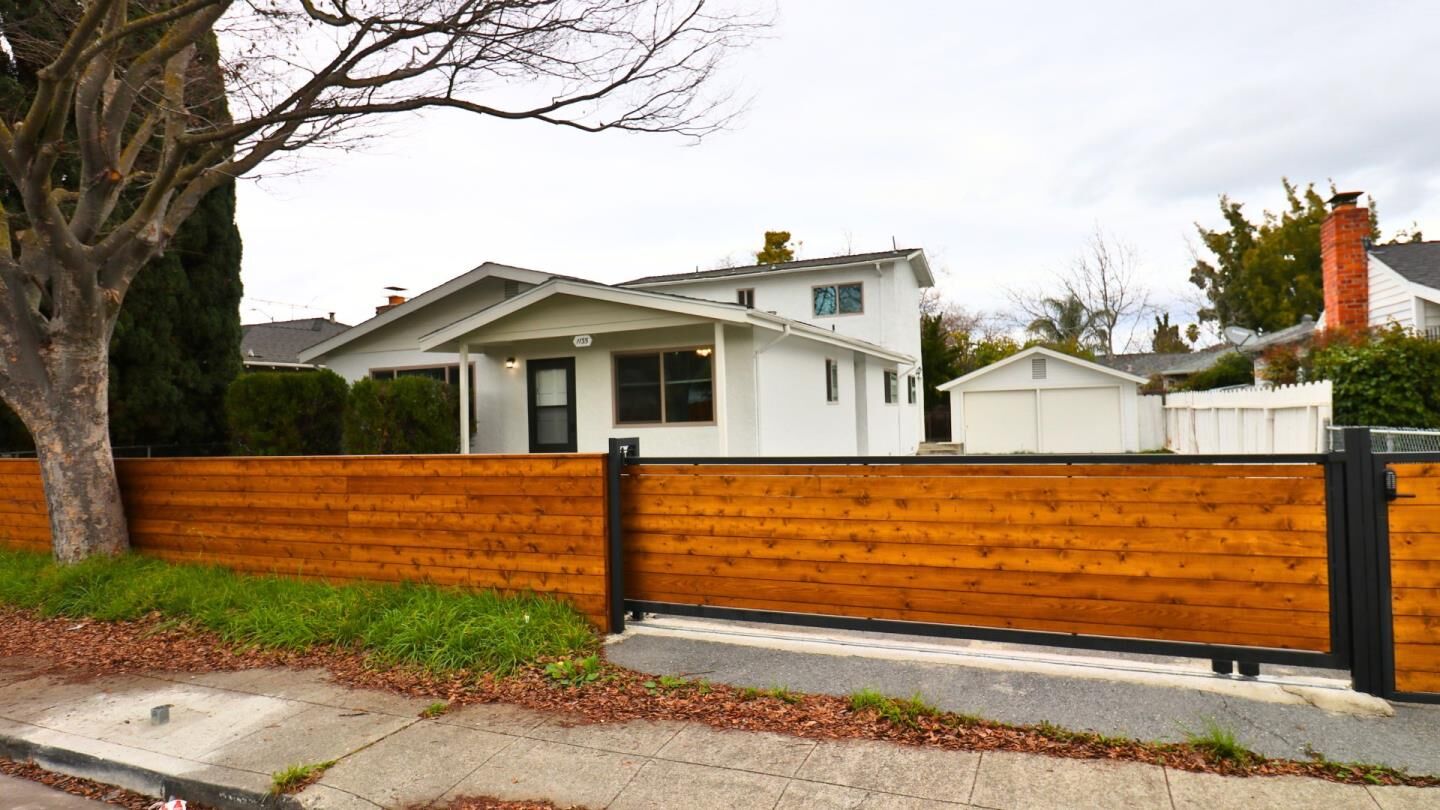 Property Photo: 1135 Beech Street CA 94303