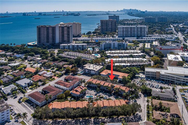 Property Photo:  11647 NE 18th Dr 11647  FL 33181 