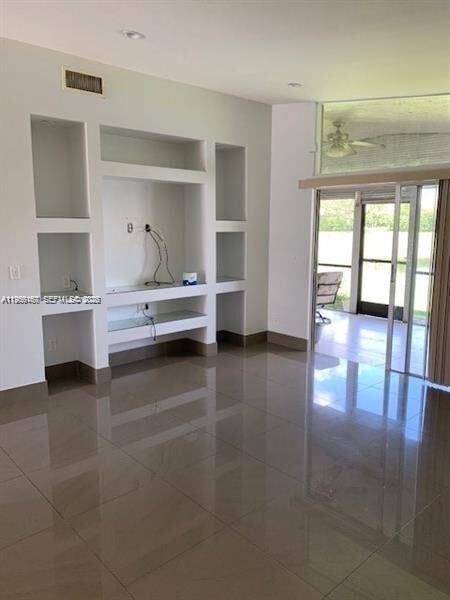 Property Photo: 504 Woodgate Cir C FL 33326