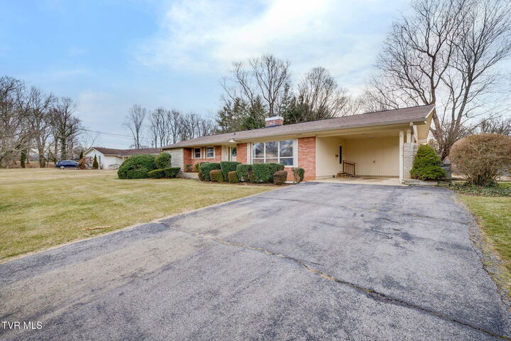 Property Photo: 1602 Fairway Drive Drive TN 37601