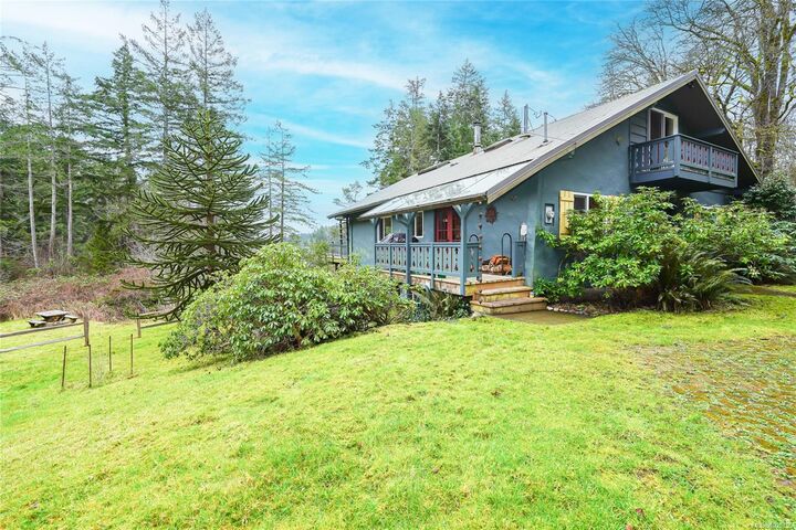 Property Photo: 89 Pilkey Point Rd BC V0R 2Y0