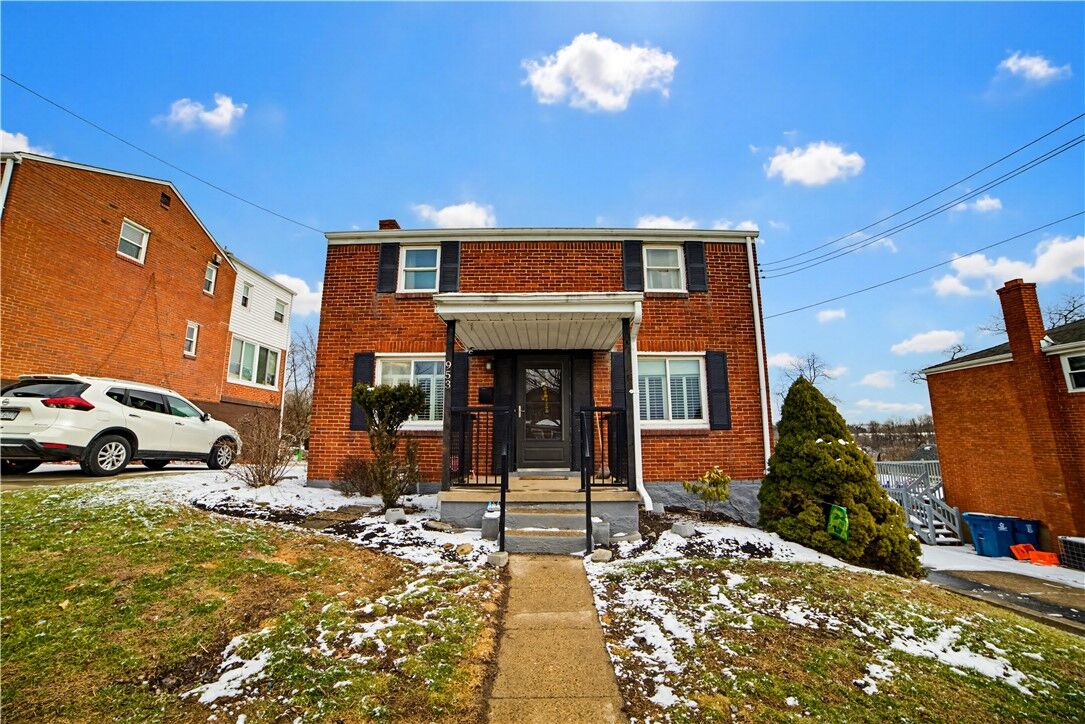 Property Photo:  953 Elizabeth Street  PA 15221 