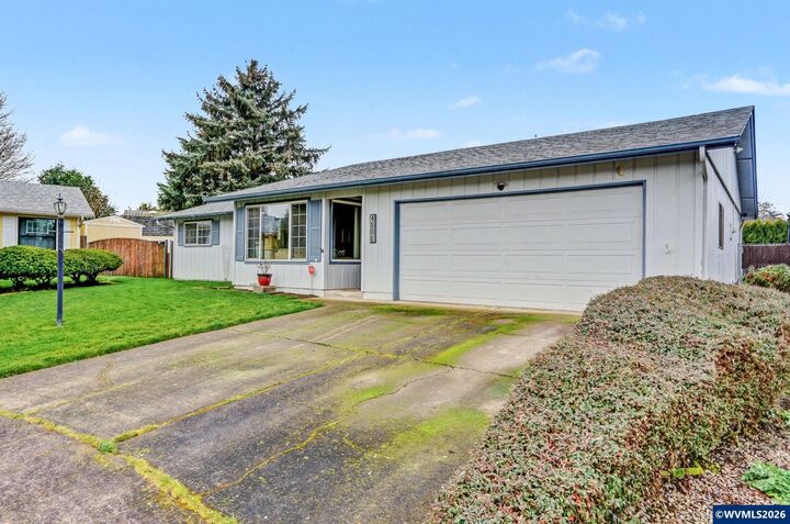 Property Photo:  4806 Capistrano Ct NE  OR 97305 