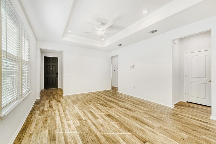 Property Photo:  113 Winterhorse Cove  TX 78633 