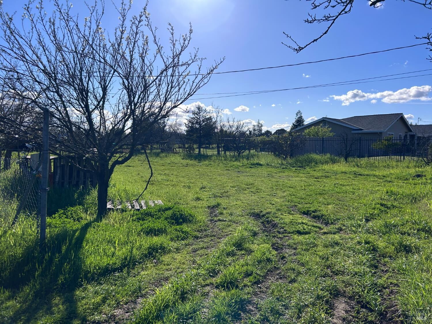 Property Photo: 1005 Poplar Road CA 95687