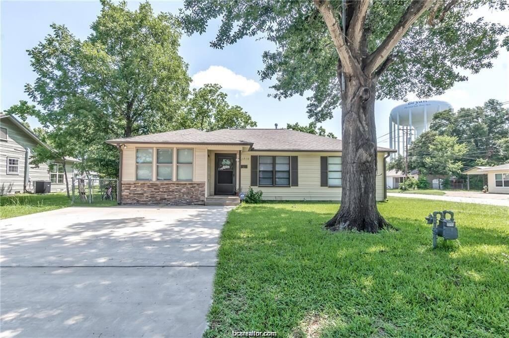 Property Photo:  1510 Burt Street  TX 77802 