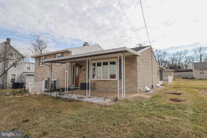 Property Photo:  181 S Main Street  PA 17347 