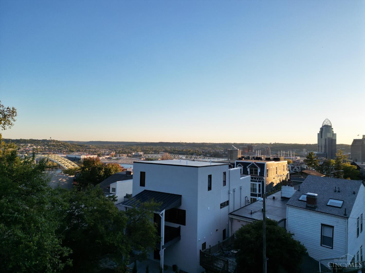 Property Photo:  949 Pavilion Street  OH 45238 