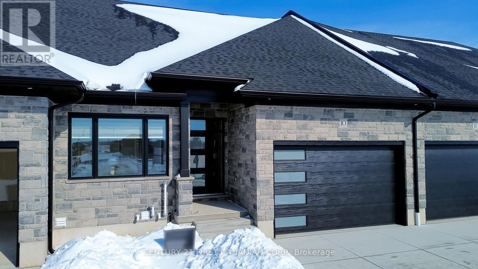 Property Photo:  32 Postma Crescent 10  ON N0M 1A0 