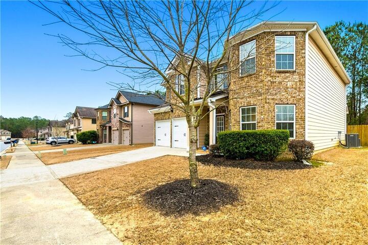 Property Photo: 7648 Wrotham Circle GA 30349