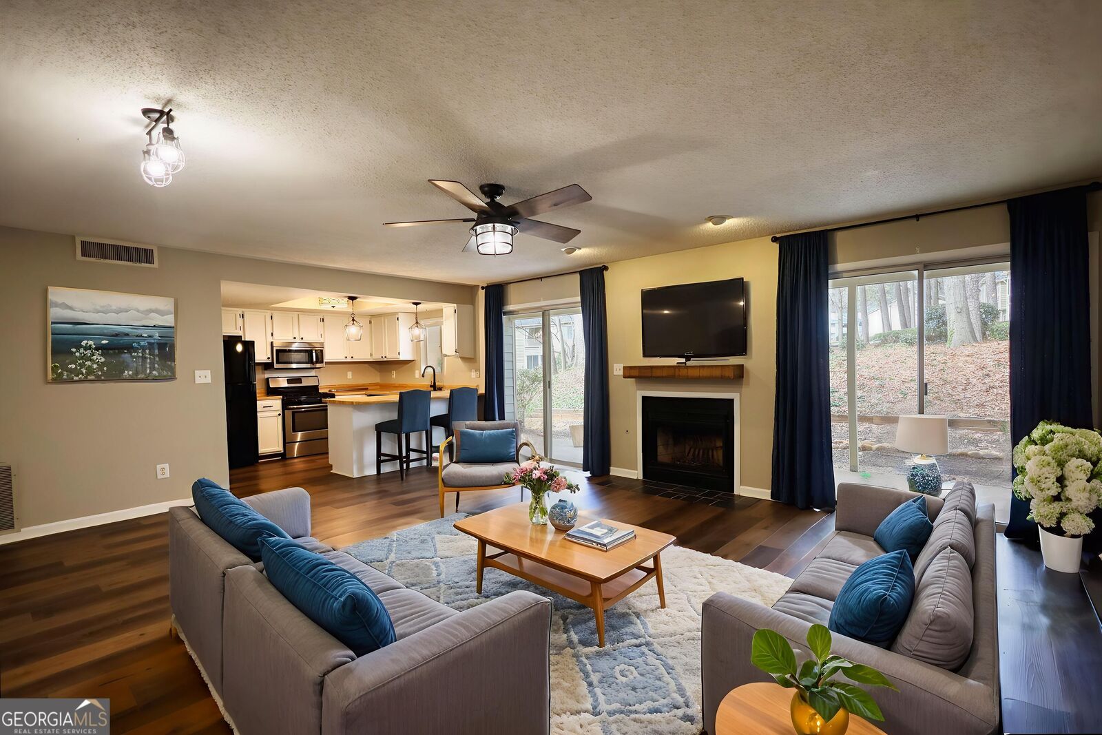 Property Photo: 11 Doranne Court SE GA 30080