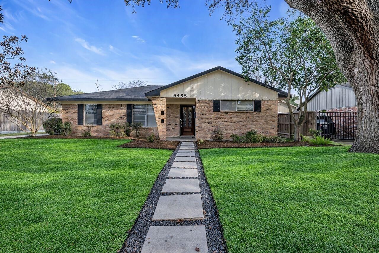 Property Photo:  5458 Ariel Street  TX 77096 