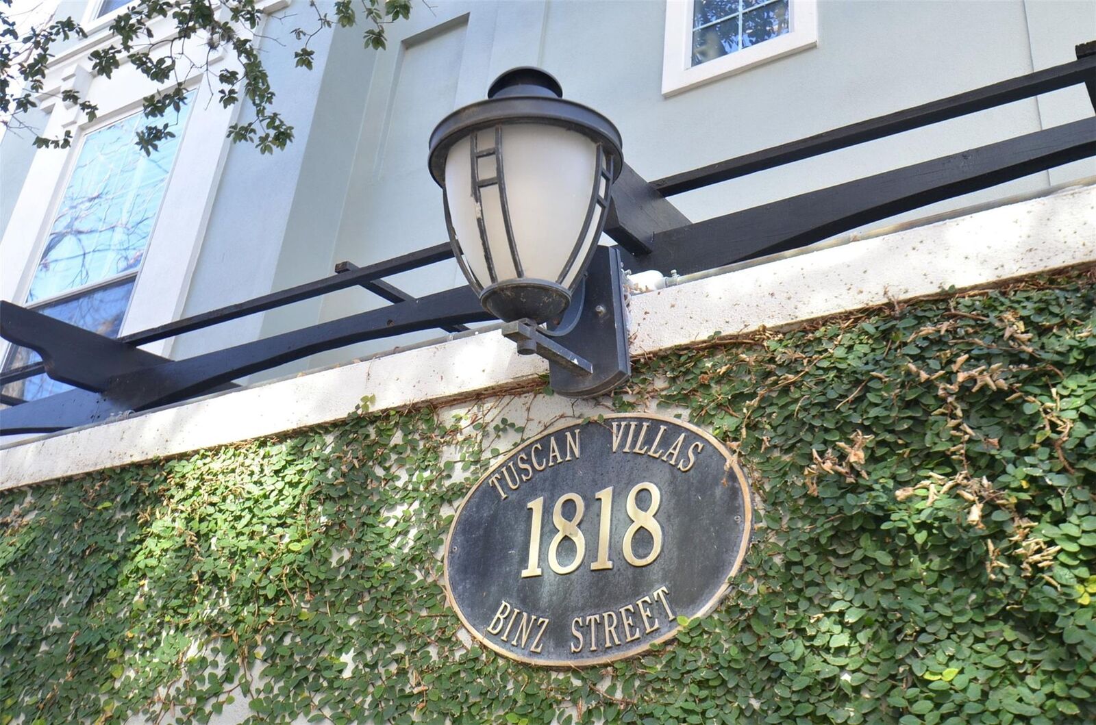 Property Photo:  1818 Binz Street E  TX 77004 