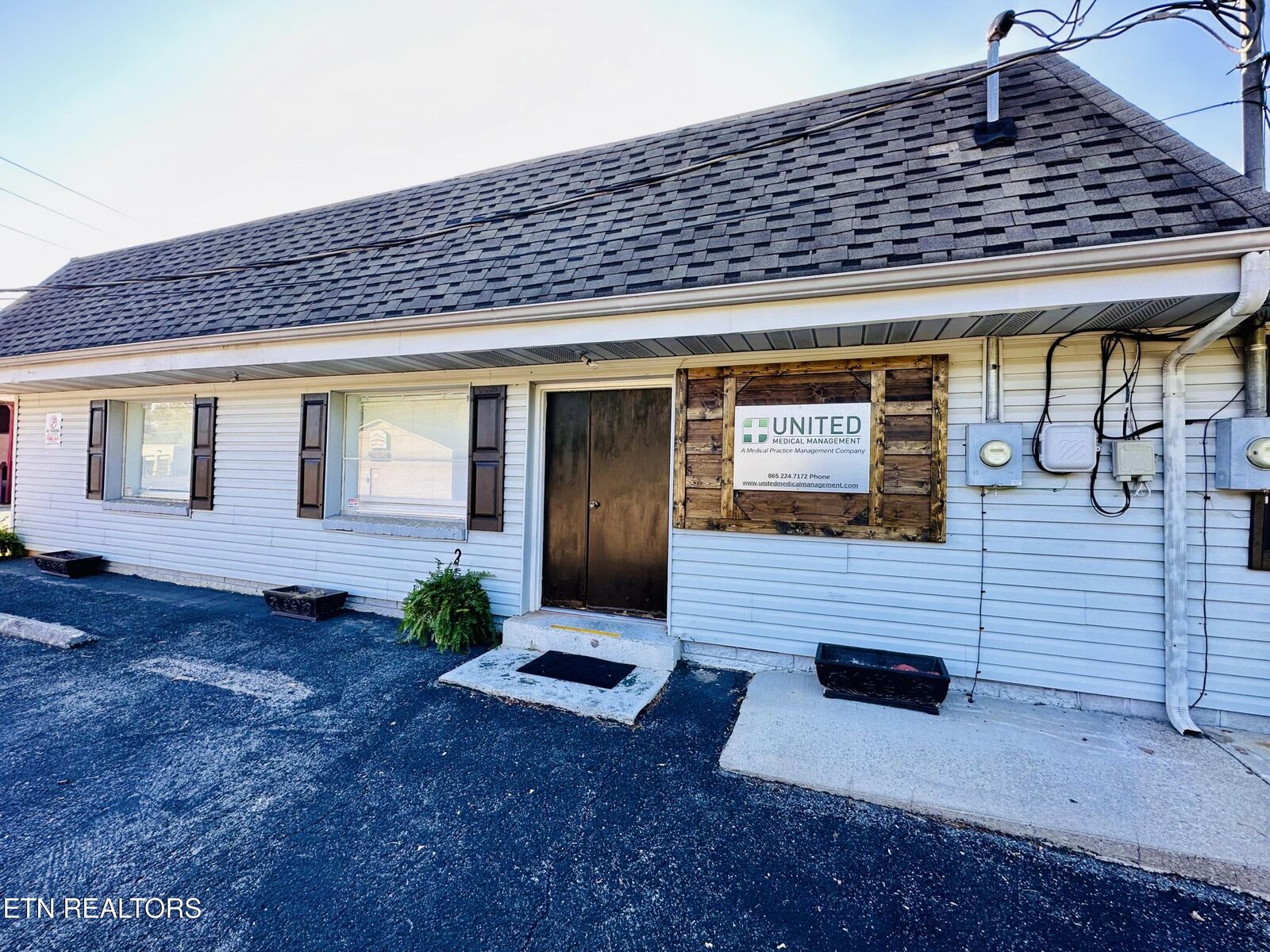 Property Photo: 801 W Race St TN 37763