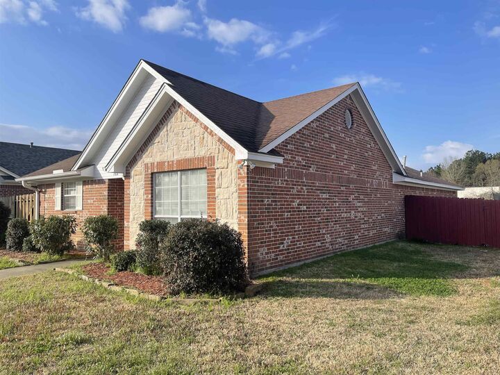 Property Photo: 715 University TX 75633