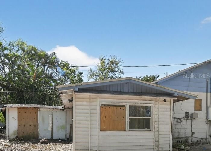 Property Photo:  617 32nd St W  FL 34205 