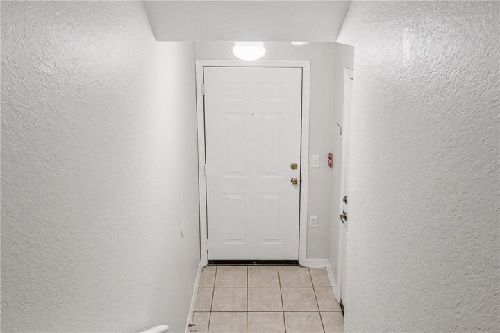 Property Photo: 2837 Shadow View Circle 2837 FL 32751