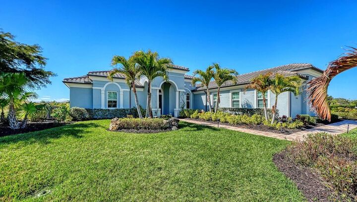 Property Photo: 4820 Vasca Drive FL 34240