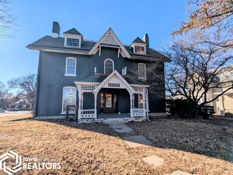 Property Photo:  317 S Central Avenue  IA 52601 