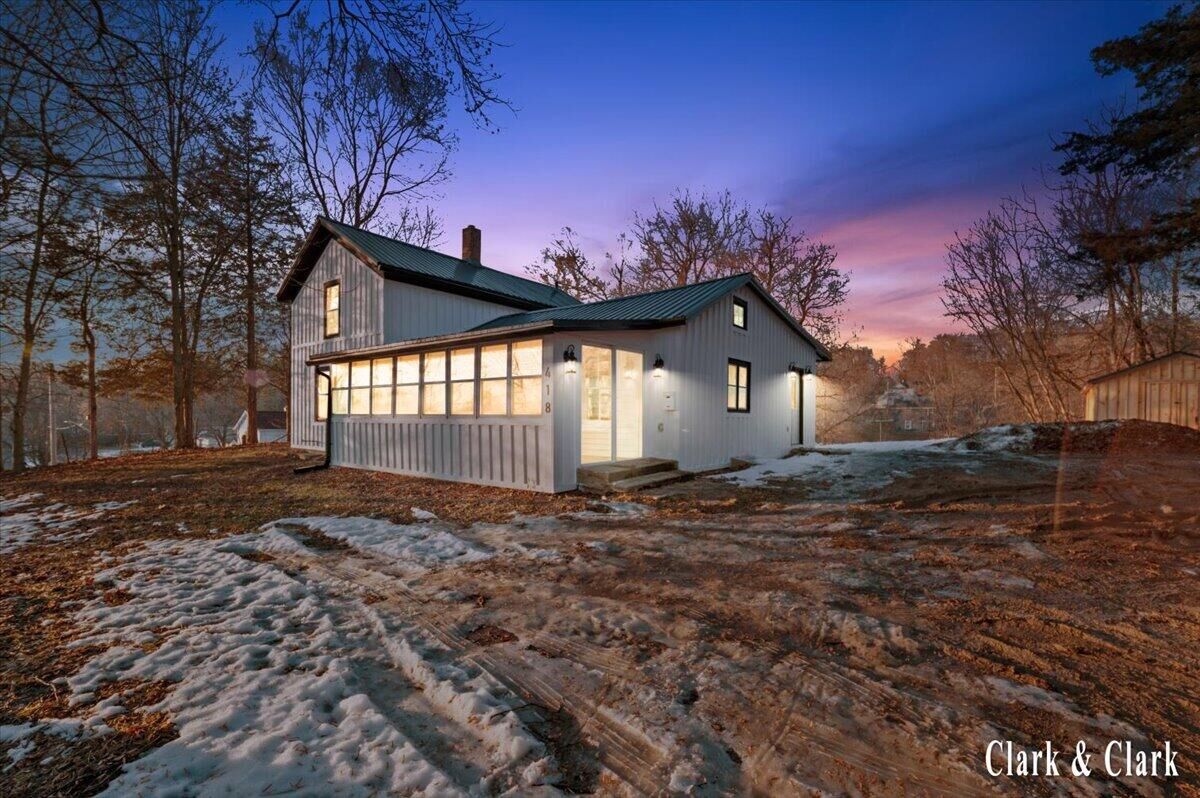 Property Photo:  418 Allen Street  MI 48846 