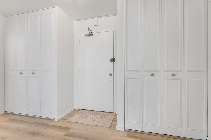 Property Photo: 4250 N Marine Drive 1729 IL 60613