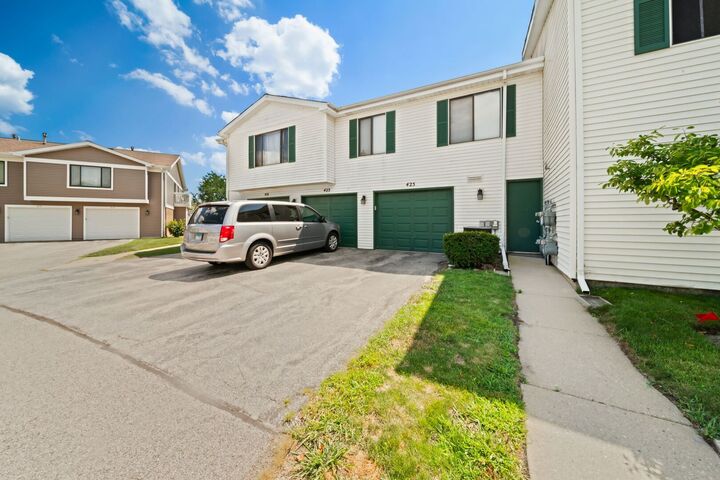 Property Photo: 425 Harrison Court IL 60061