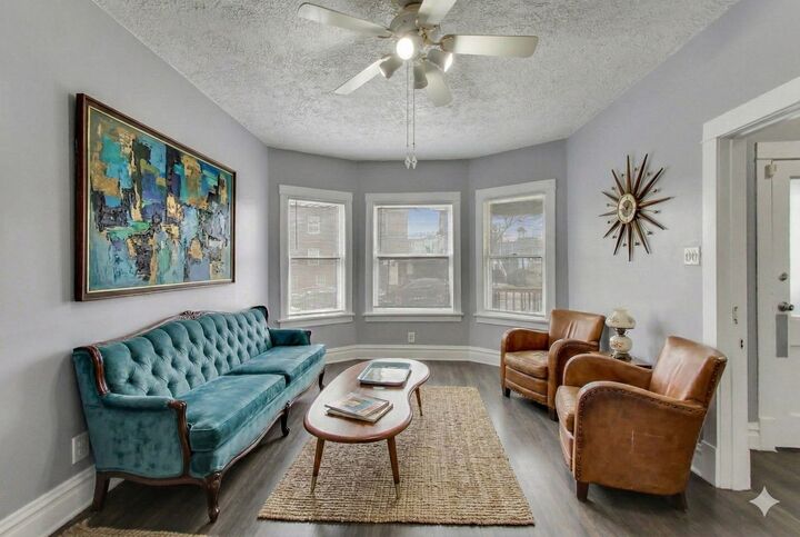 Property Photo:  2047 N Lavergne Avenue  IL 60639 