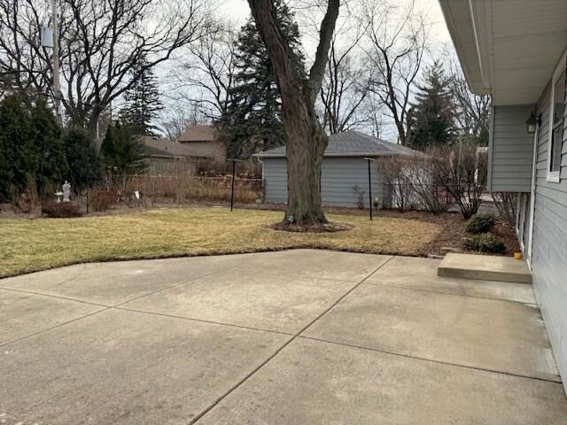 Property Photo:  344 Sycamore Drive  IL 60540 