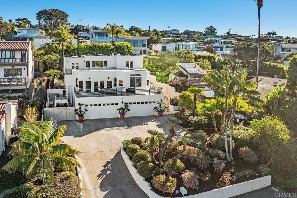 Property Photo: 612 Barbara Avenue CA 92075