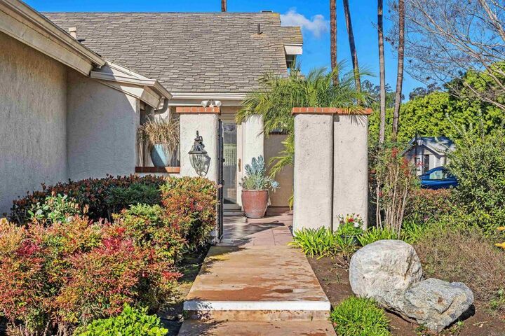 Property Photo: 4074 Avenida Brisa CA 92091