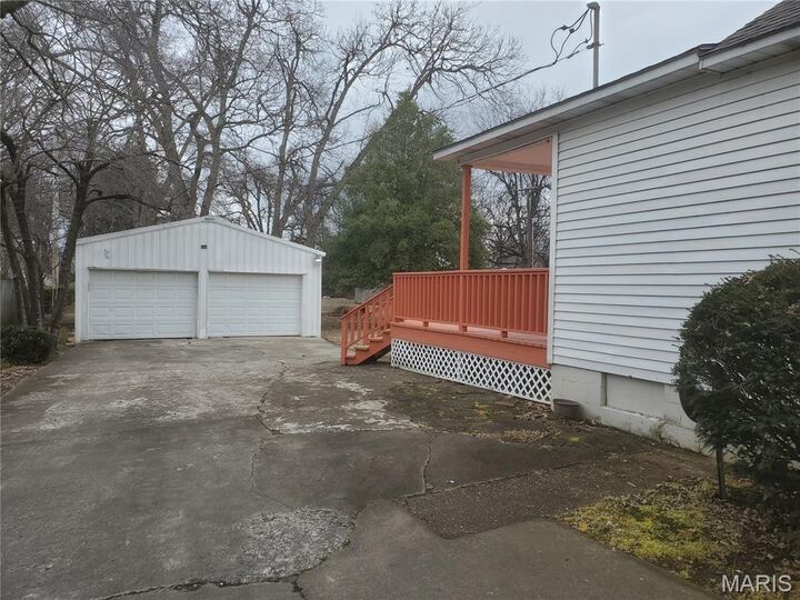 Property Photo: 1206 E Commercial MO 63834