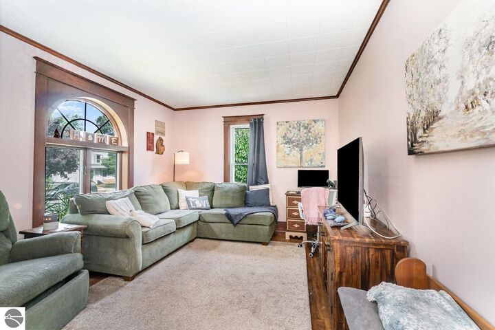 Property Photo: 217 W End Street MI 48801