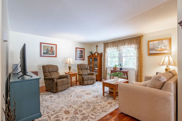 Property Photo:  11 Winding Pond Road  NH 03053 