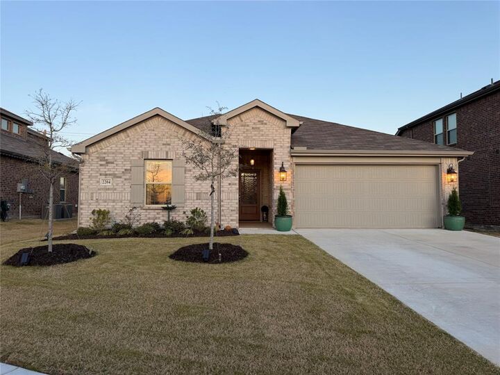 Property Photo: 2204 Kansas Street TX 75189