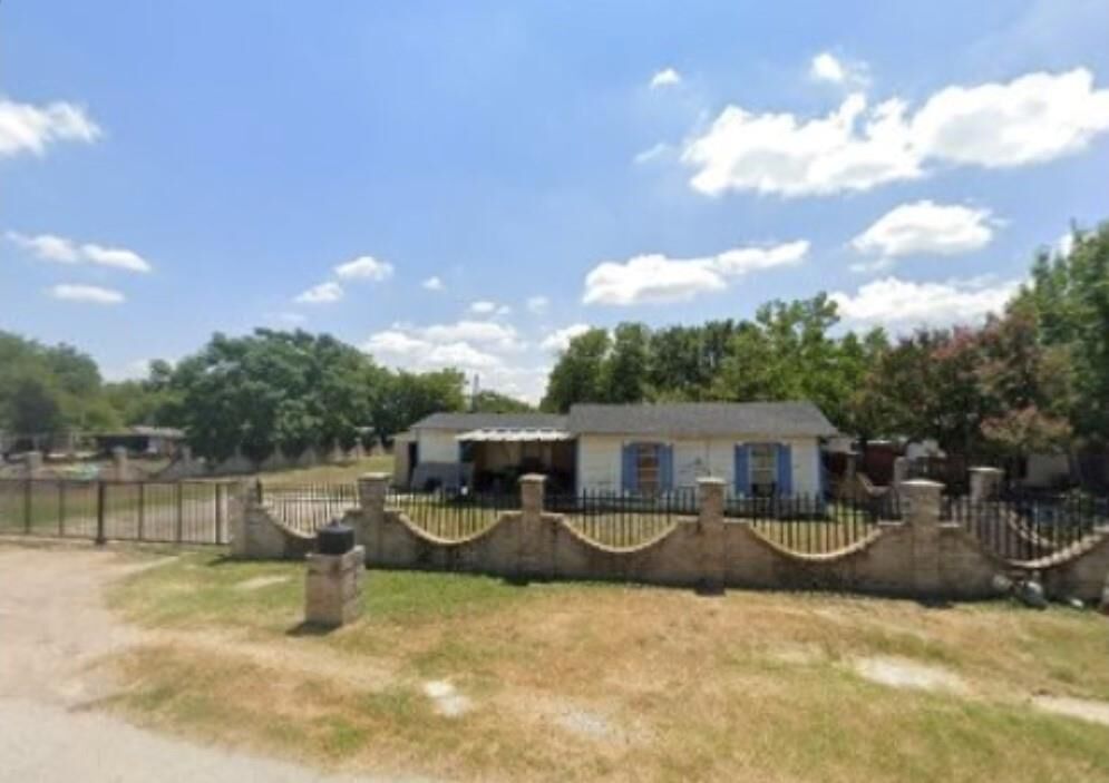 Property Photo: 5313 Graham Street TX 76114