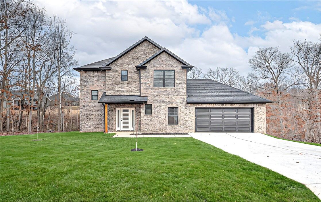 Property Photo:  3 Clackmannan Circle  AR 72715 