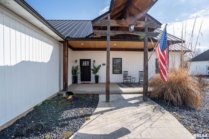 Property Photo:  1108 Main Street  IL 62918 