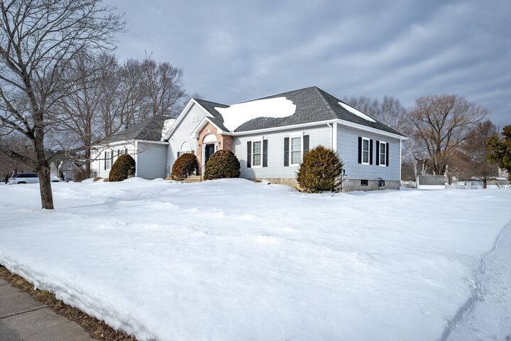 Property Photo:  61 Plantation Cir  MA 01085 