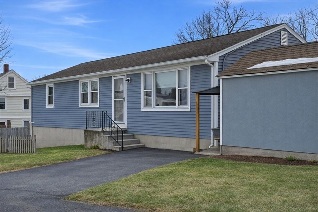 Property Photo:  6 Rear Perkins St  MA 01960 