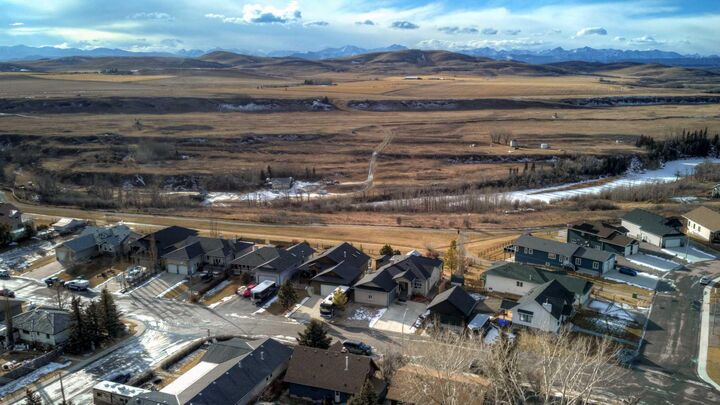 Property Photo: 533 Highwood Drive AB T0L 1H0