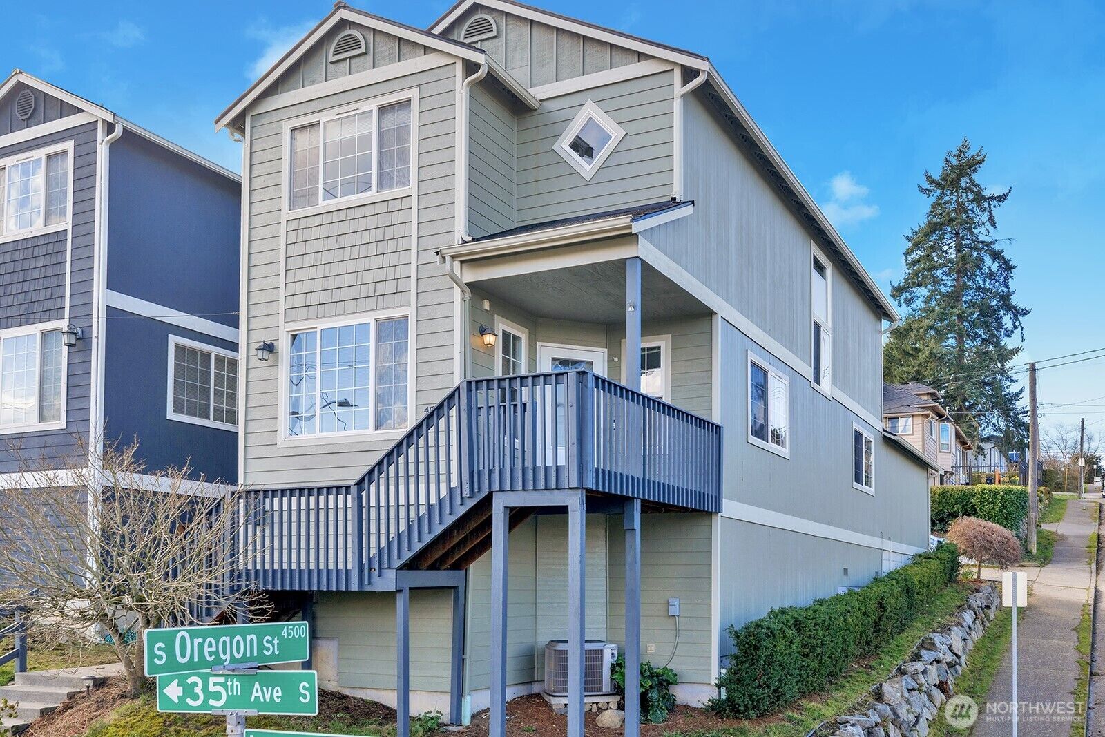 Property Photo:  4501  35th Avenue S  WA 98118 