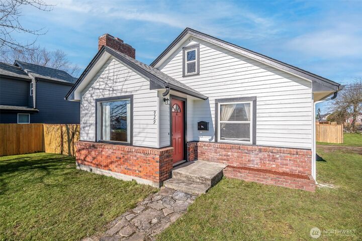 Property Photo:  929 E 57th Street  WA 98404 