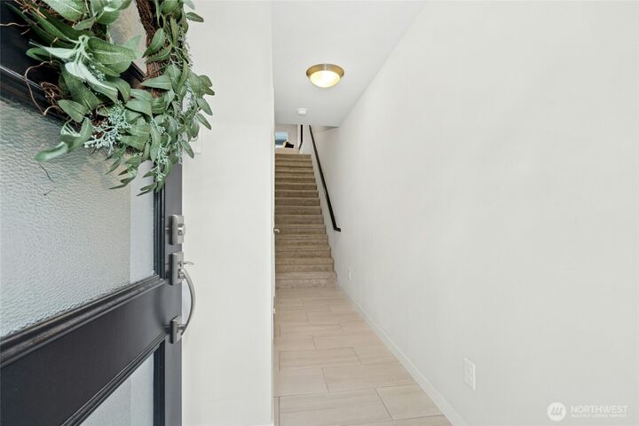 Property Photo:  15720  Meadow Road B5  WA 98087 