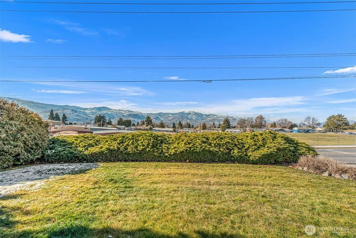 Property Photo:  655 N Kansas Avenue  WA 98802 