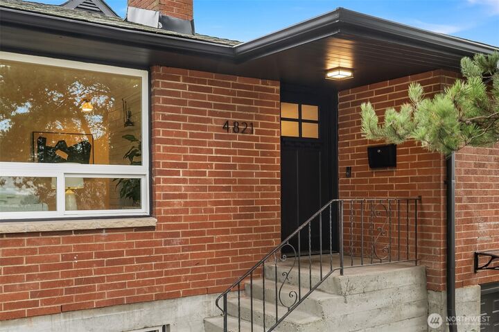 Property Photo:  4821 S Mead Street  WA 98118 