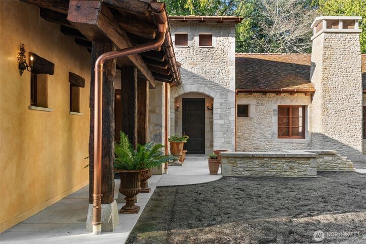 Property Photo: 11008 N Deer Drive WA 98020